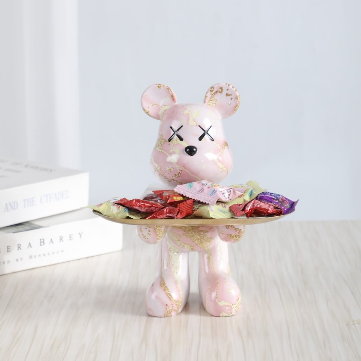 Escultura Urso Graffiti Art com Bandeja em Aço Inox – Peça Única de Design 20cm